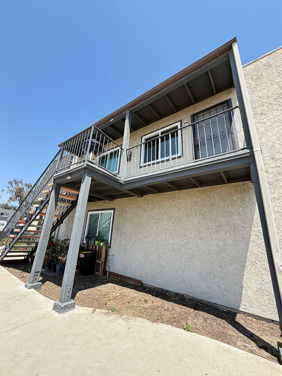 Building Photo - 16005 Dorsey Ave #C