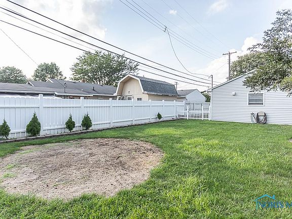 2nd image of 212 Gardner Ave