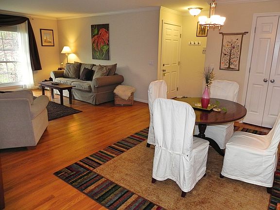 3rd image of 3677 Ashworth Dr Unit 3677-D