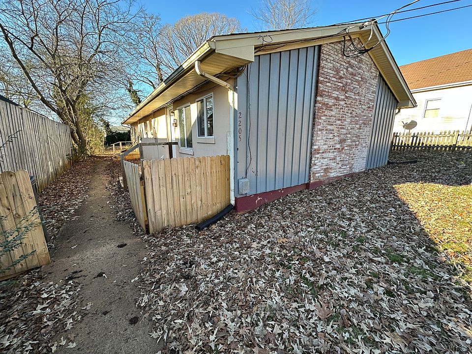 1st image of 2205 King St #2