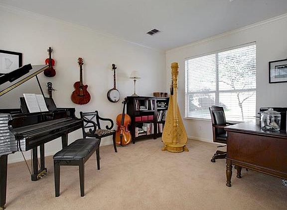 2nd image of 6954 Briarwood Dr