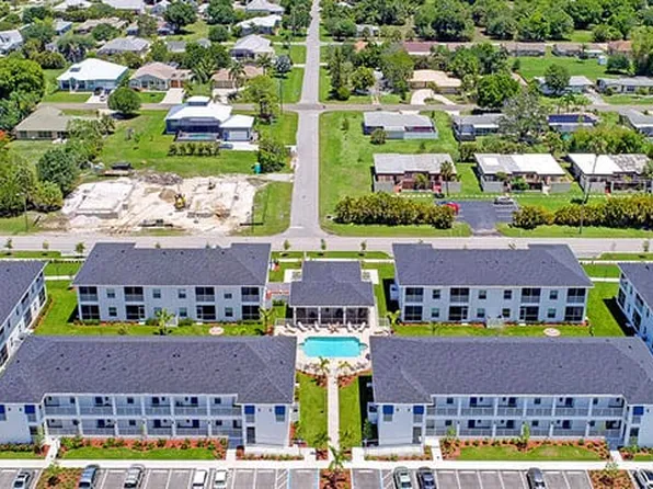 The Oaks on Henry, 301 W Henry St #Eeb01e044, Punta Gorda, FL 33950