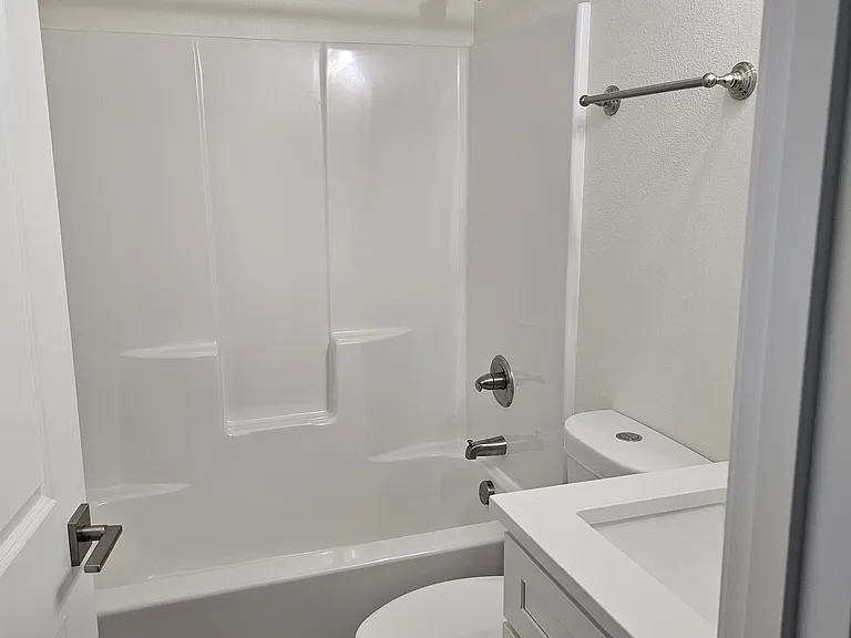 680A Spruce St NE — Photo 10