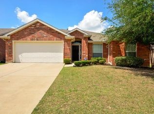 544 Griffith Dr, Saginaw, TX 76179
