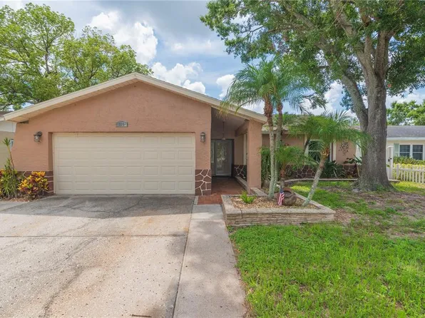 516 7th St SE, Largo, FL 33771