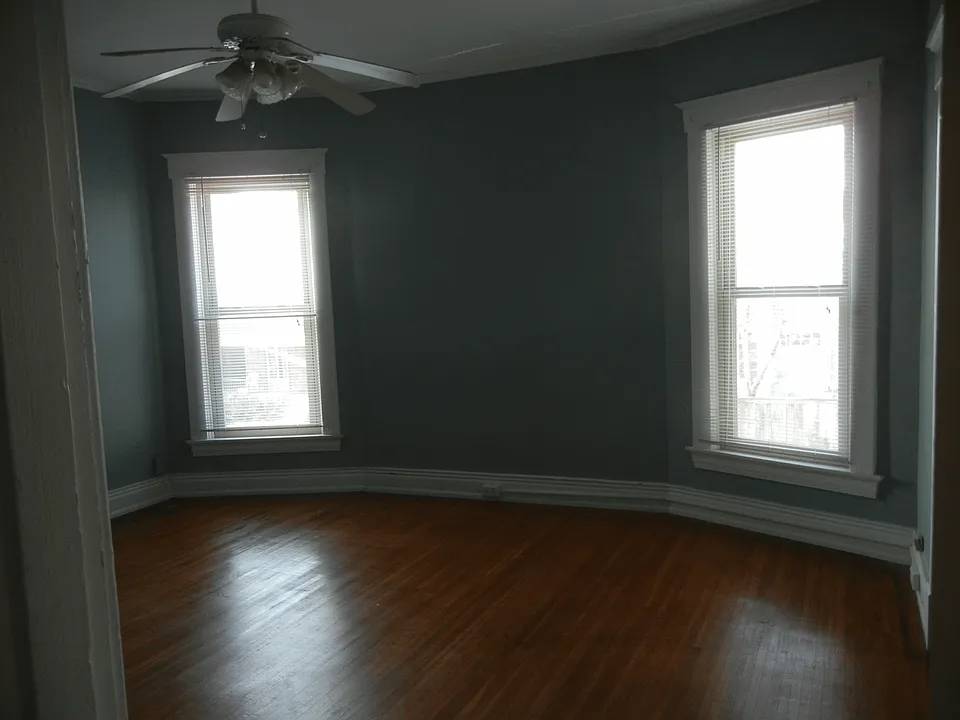Building Photo 3
