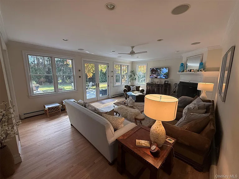 2465 Fairway Dr — Photo 4