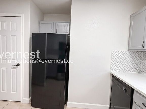 4th image of 4730 Black Rock St