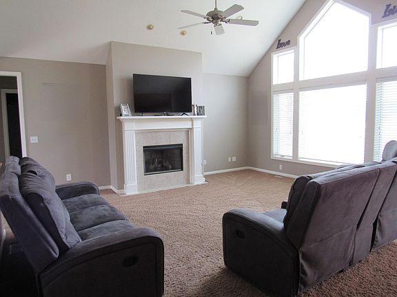 5th image of 23 Arrowhead Dr