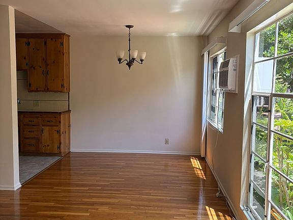 2nd image of 4464 Hazeltine Ave #2B