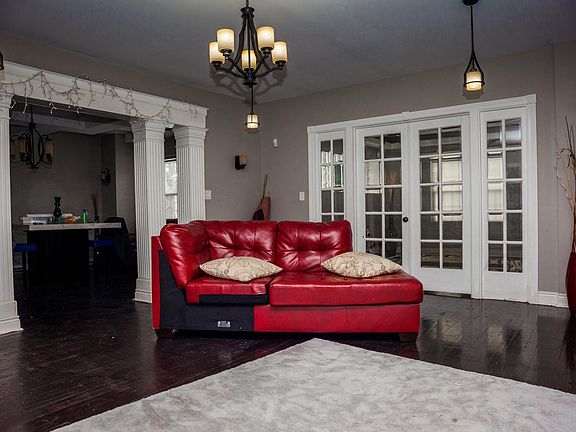5th image of 642 Wentworth Ave