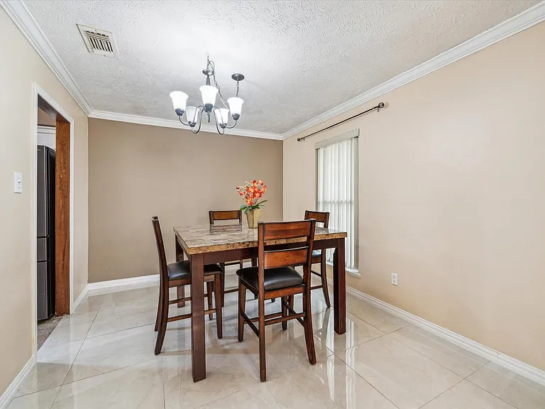 21423 Park Valley Dr — Photo 4