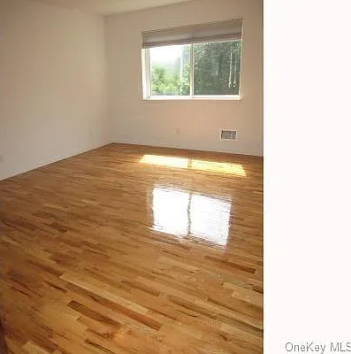 25 College Ave — Photo 18