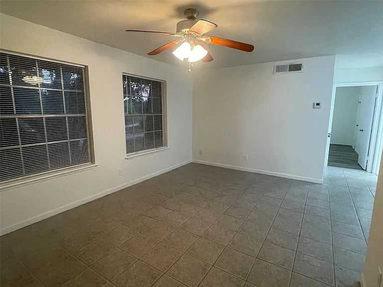 5550 N Braeswood Blvd #129 — Photo 9