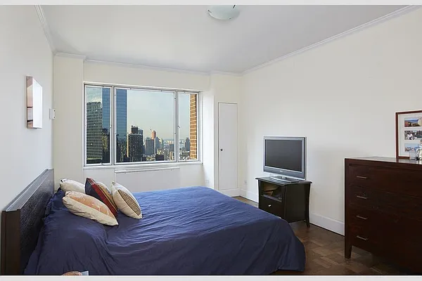 Rented by Compass | media 14