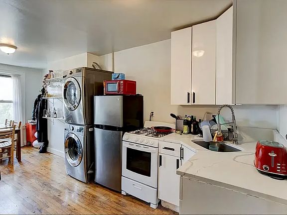 4th image of 230 N 5th St #2R