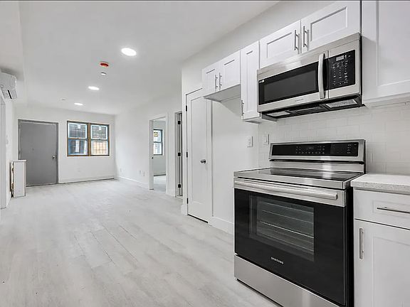 4th image of 431 Warwick St #2AS