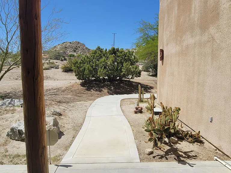 6231 Mirlo Rd — Photo 17