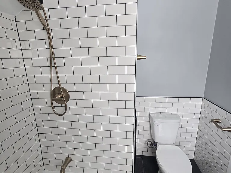 7800 W Forest Home Ave — Photo 2
