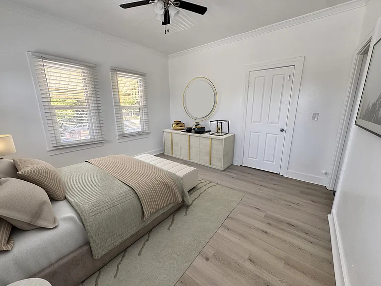 502 N Kenmore Ave #D — Photo 4