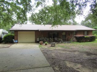 6061 Coy Burgess Loop, Defuniak Springs, FL 32435