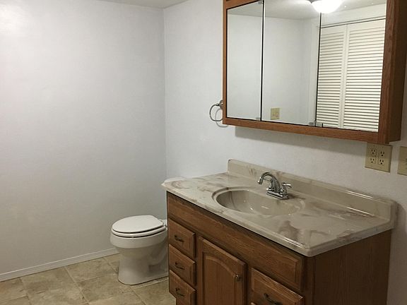 4th image of 2422 Pulliam Ave