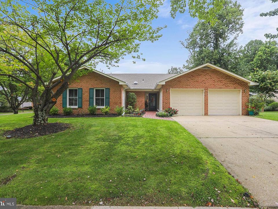 1st image of 938 Mastline Dr
