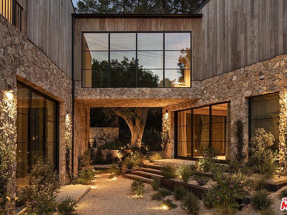 3rd image of 3274 Oakdell Rd