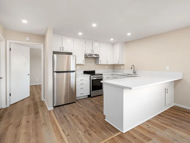 241 Ocean View Ave — Photo 4
