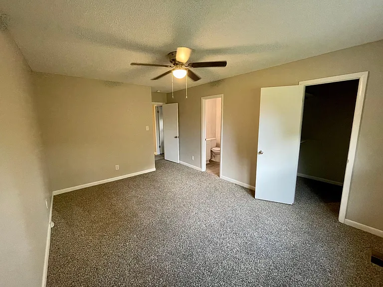 518 Platinum St — Photo 7