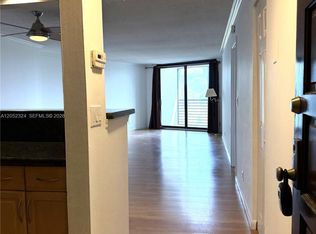 3800 N Hills Dr APT 401, Hollywood, FL 33021
