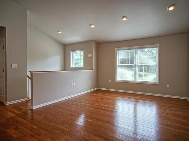 654 Cornhill Rd — Photo 7