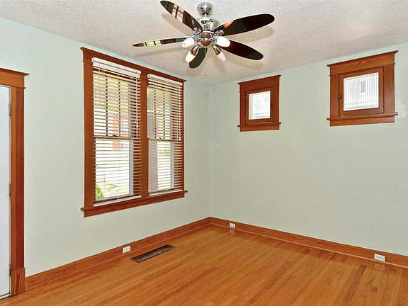 4th image of 4755 Seibert Ave
