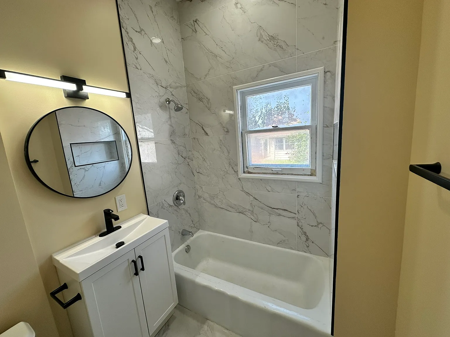 3 bed, 1200 sqft, $1,800 — Photo 4
