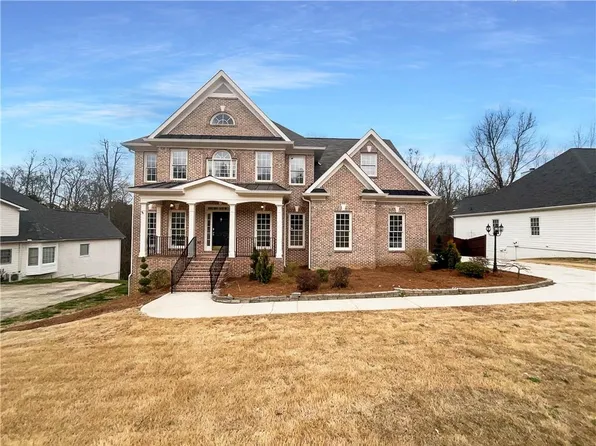 1324 Maple Creek Ave, Loganville, GA 30052