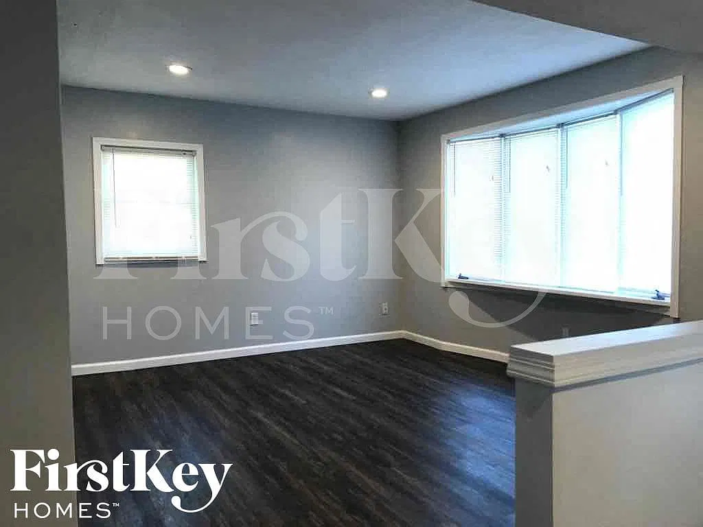4 bed, 3.0 bath, 1625 sqft, $2,125 — Photo 3