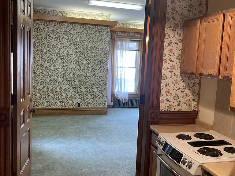 881 Main St #1 — Photo 3