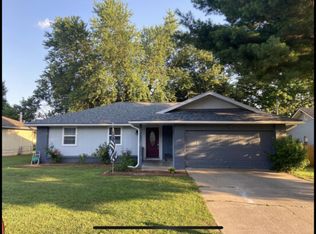 3250 W Highland St, Springfield, MO 65807