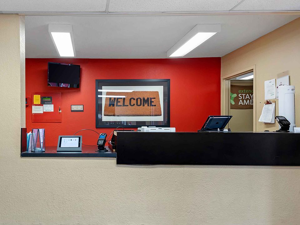 Lobby and Guest Check-in