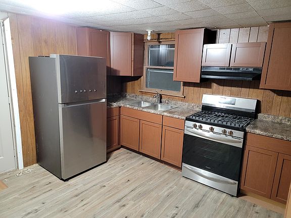 2nd image of 1021 E Tremont St