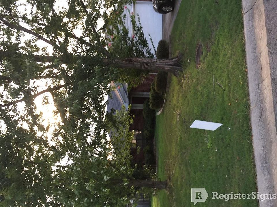2nd image of 2135 Cedar Oaks Dr