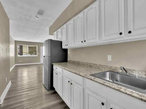 8329 Byron Ave APT 4, Miami Beach, FL 33141