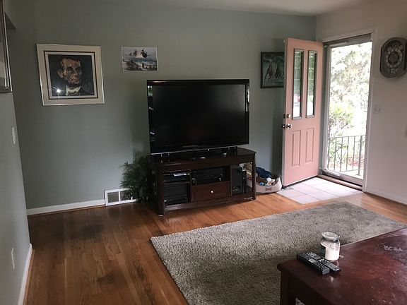 2nd image of 7861 New Hope St