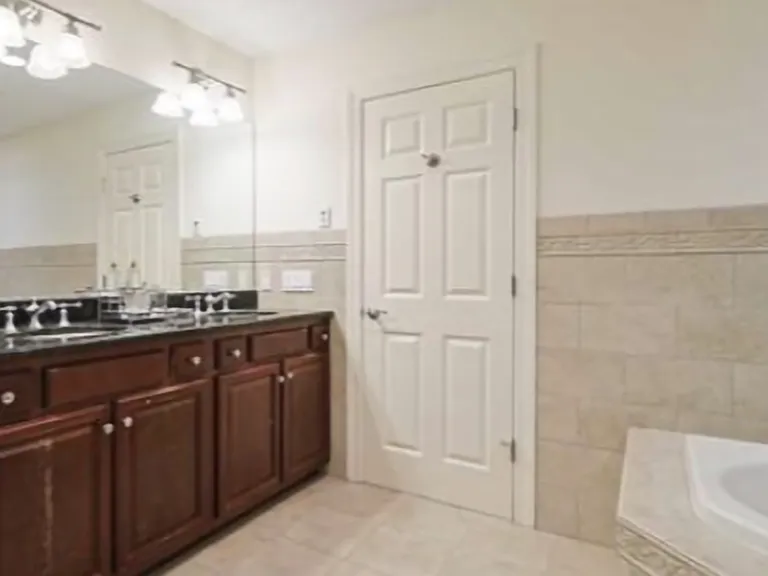 2 Candlewood Dr #2 — Photo 8