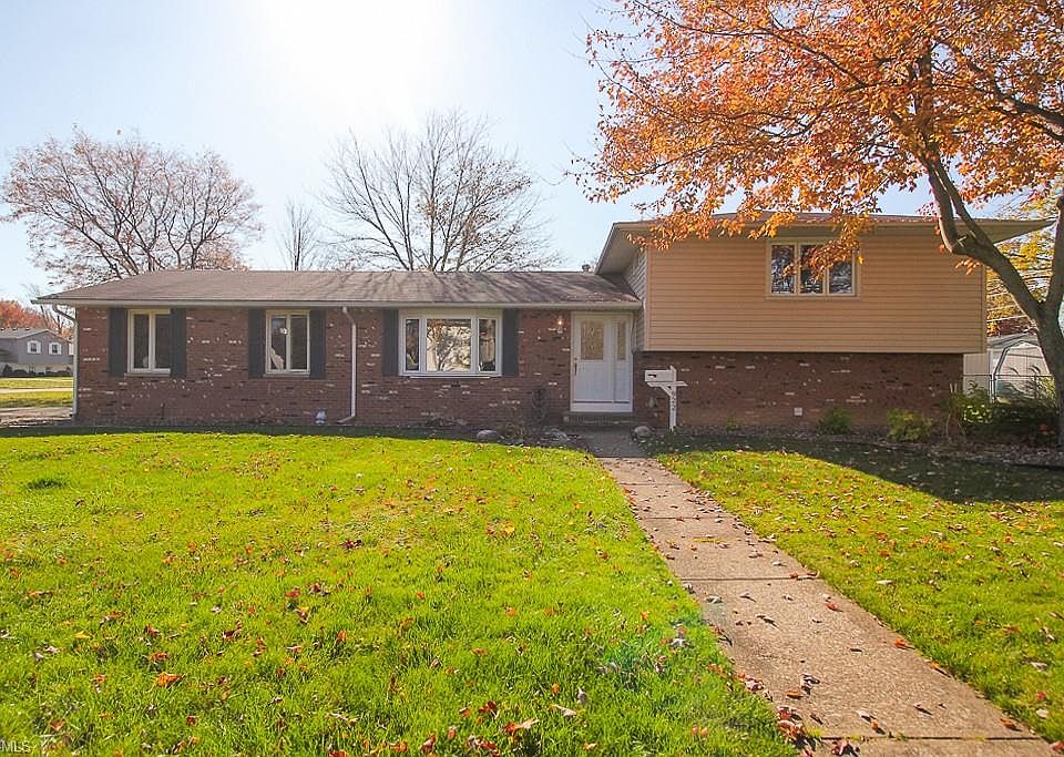 1st image of 922 Shadylawn Dr
