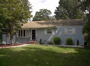 48 Lake Park Dr, Piscataway, NJ 08854