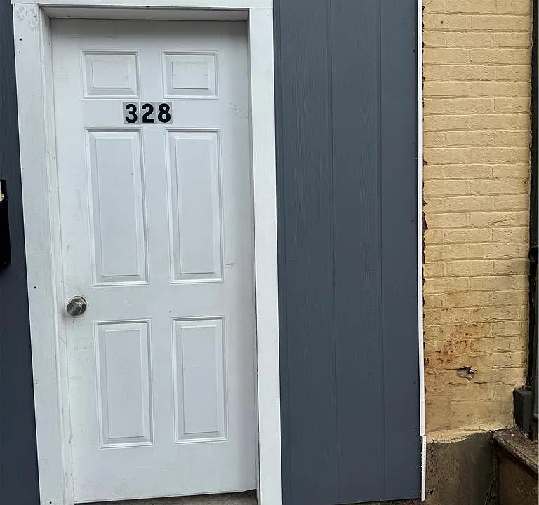 328 W Broad St