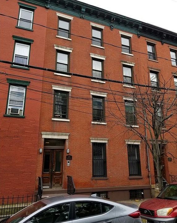 1st image of 219 1st St