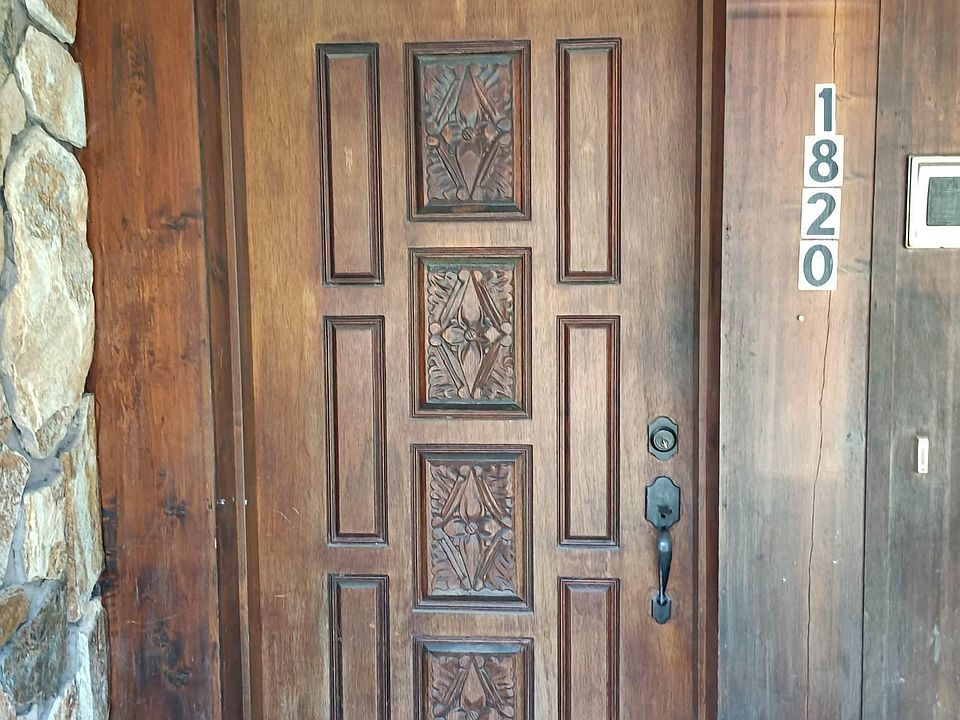 1st image of 1820 N Cherry Ter