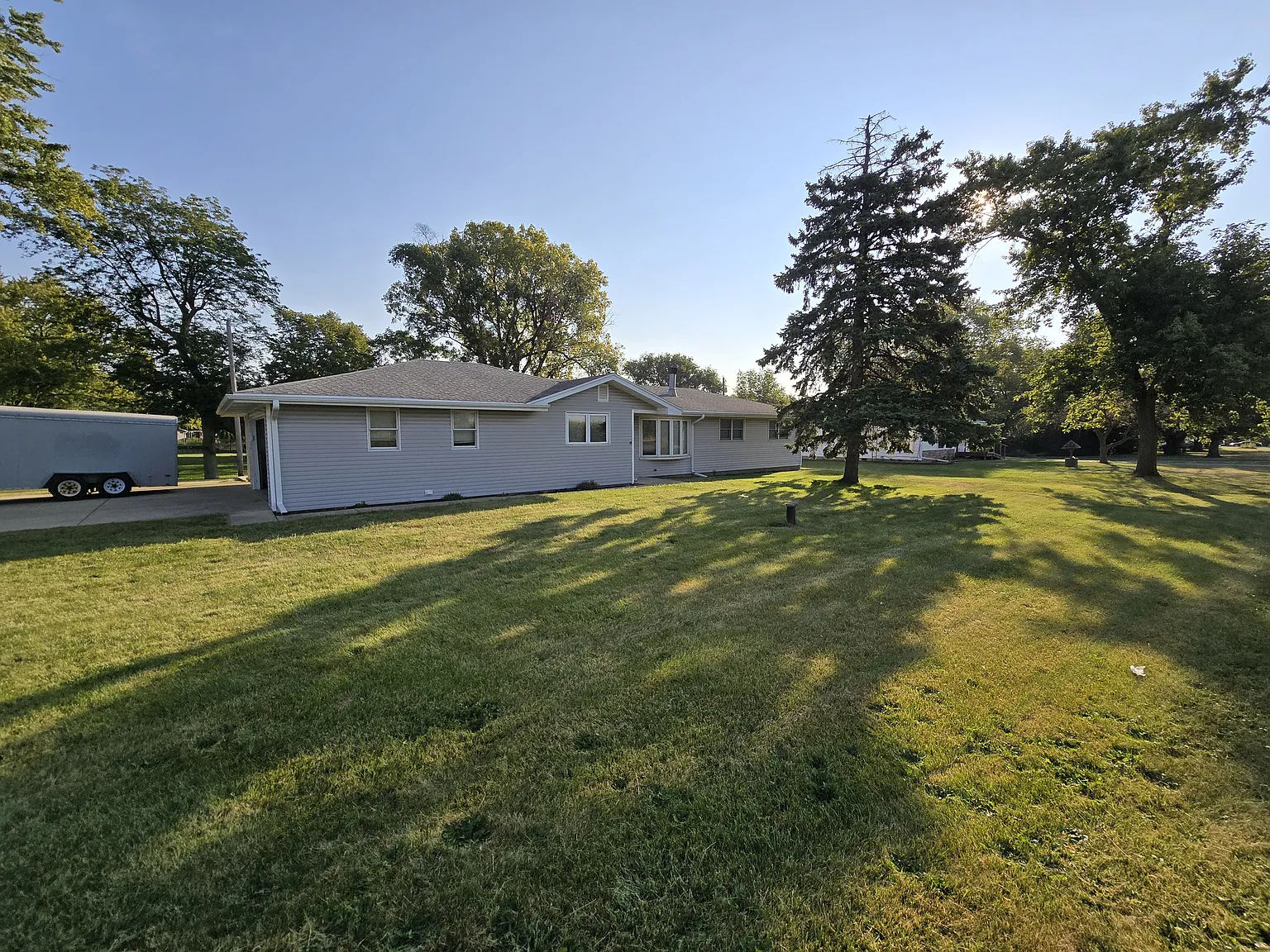 4 bed, 1750 sqft, $2,400 — Photo 1
